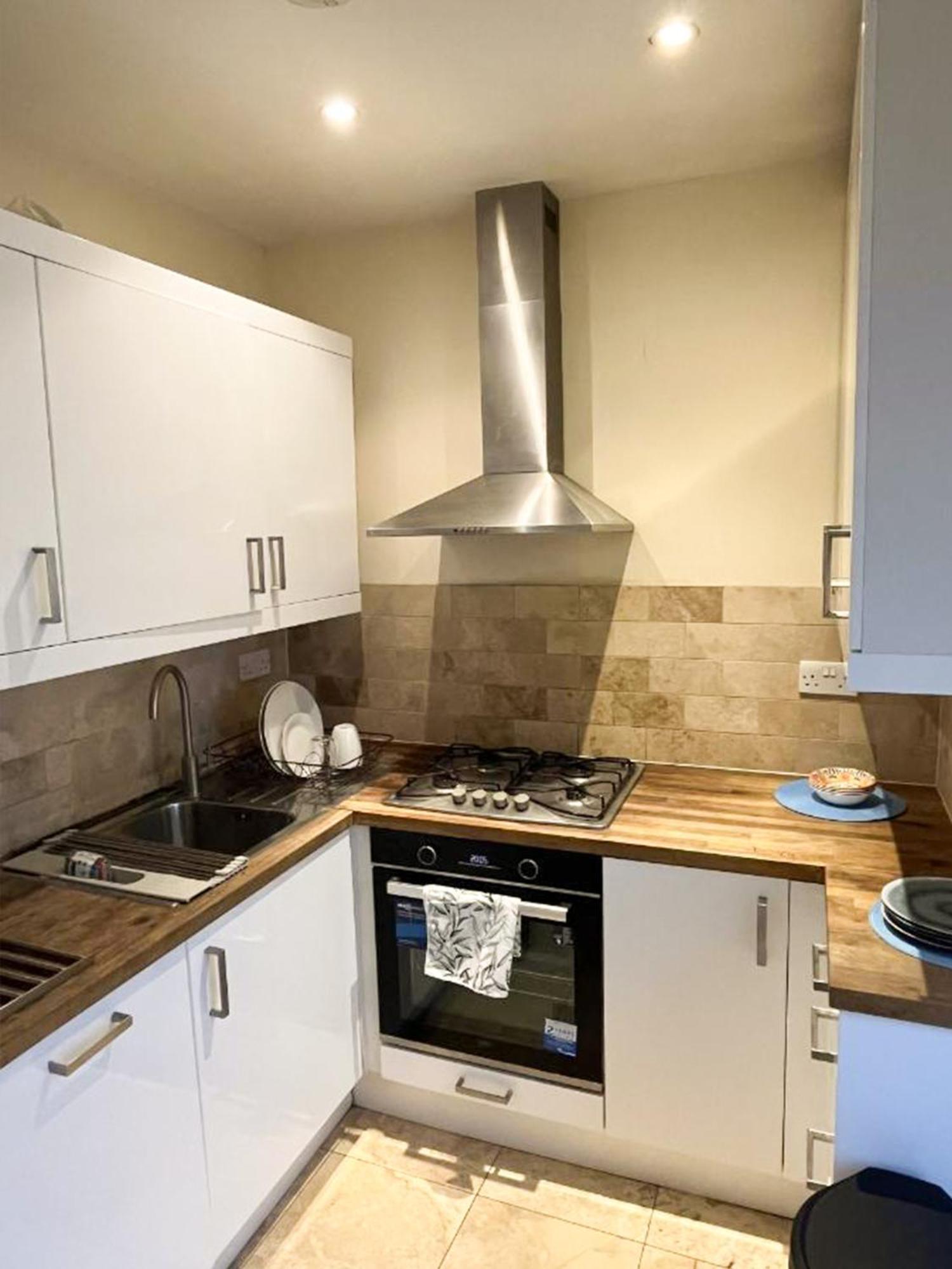 Apartment Moments From Hyde Park London Exterior photo